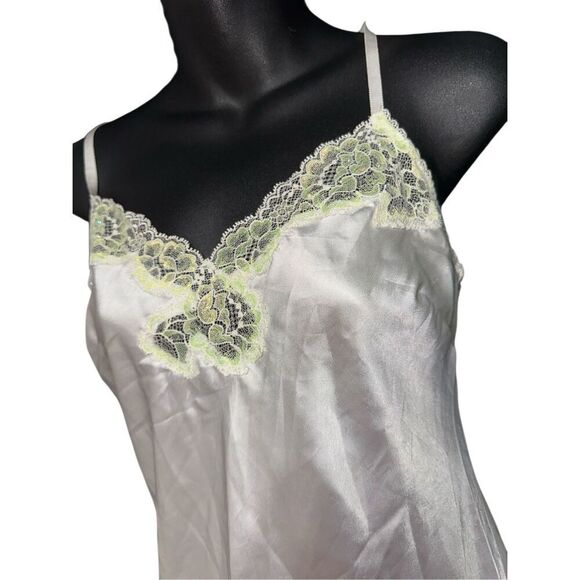 Beautiful Victoria's Secret Lace chemise dress Babydoll size large S/P cream mul - Picture 2 of 10